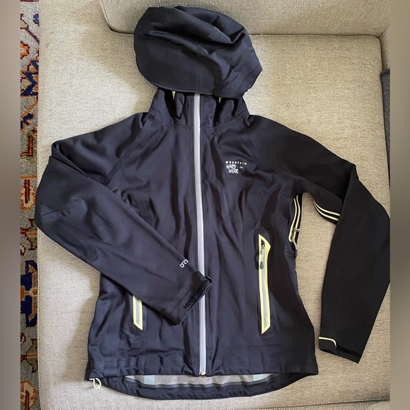 Women’s Mountain Hardwear Trinity Dry-Q waterproof Jacket - small - Picture 2 of 9